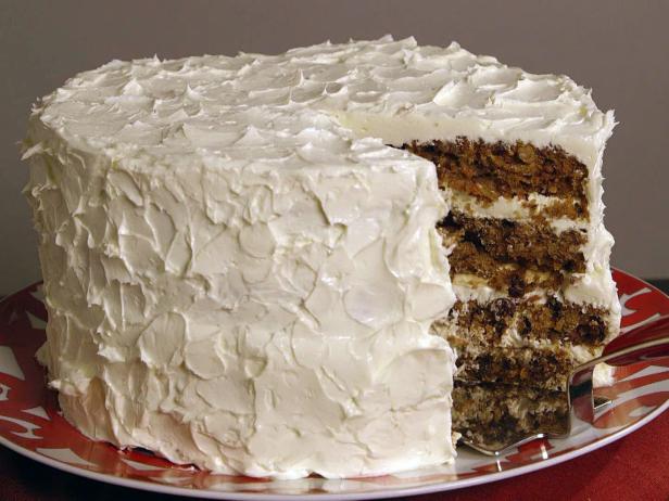 Come preparare - Torta di carote con crema al burro al cioccolato bianco