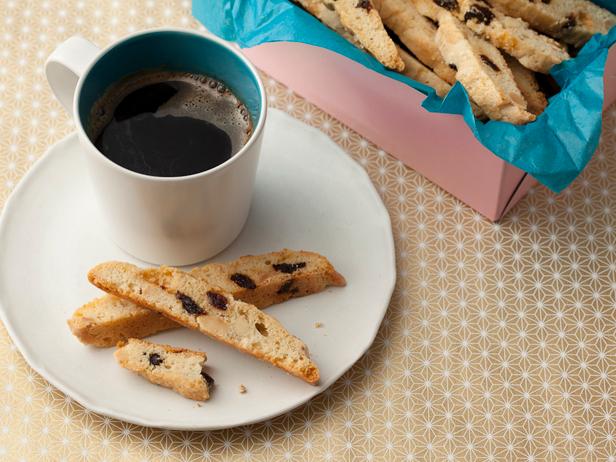 Zubereitung - Biscotti mit Mandeln und getrockneten Kirschen