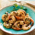 Gegrillte Garnelen in Knoblauchsauce