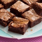 Erdnussbutter-Karamell-Swirl-Brownies