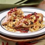 Hähnchenbrust gefüllt mit Couscous, Feta, sonnengetrockneten Tomaten und Oliven