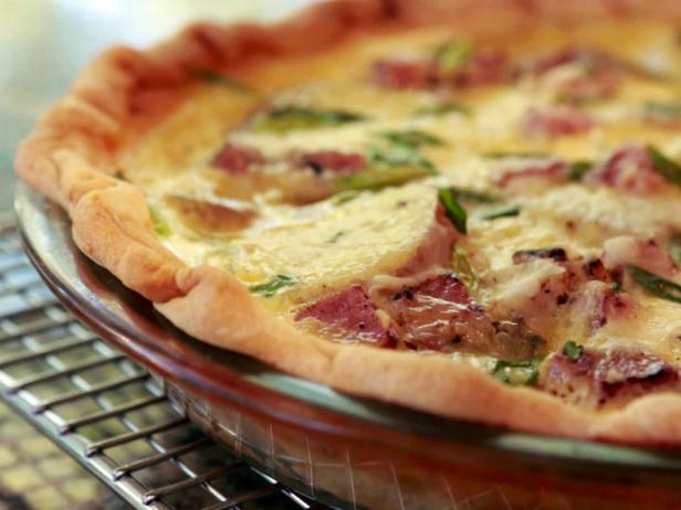 Wie man eine Schinken-Käse-Quiche zubereitet