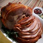 Schweineschinken in würziger Kirschglasur gebacken