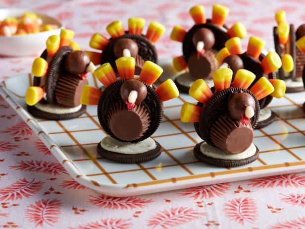 Wie man Truthahnpasteten für Thanksgiving zubereitet