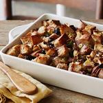 Füllung aus Vollkornbrot mit Trockenfrüchten