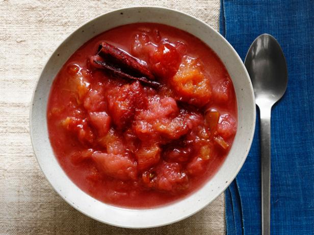 Wie man Apfel-Pflaumen-Mus im Schongarer zubereitet