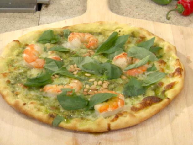 Rezept für gegrillte Garnelenpizza mit Korianderpesto