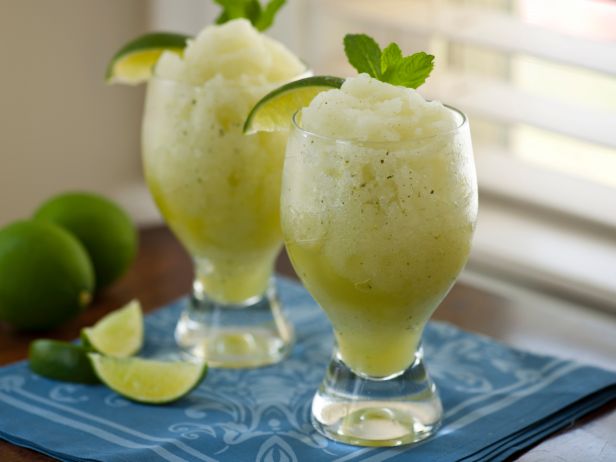 Wie man einen Mojito-Slush zubereitet