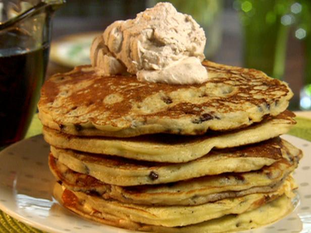 Zubereitung - Milchpfannkuchen mit Schokoladenstückchen und Zimt-Schlagsahne