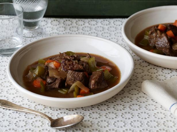 Wie man Rindergulasch kocht