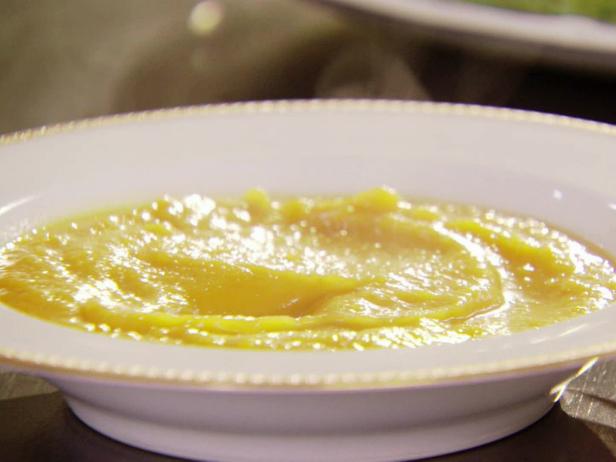 Wie man Butternusskürbissuppe zubereitet