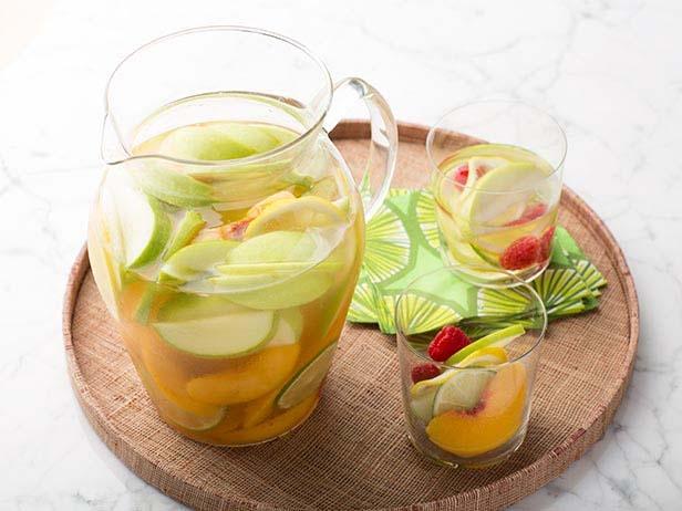 İspanyol Beyaz Sangria Nasıl Yapılır?