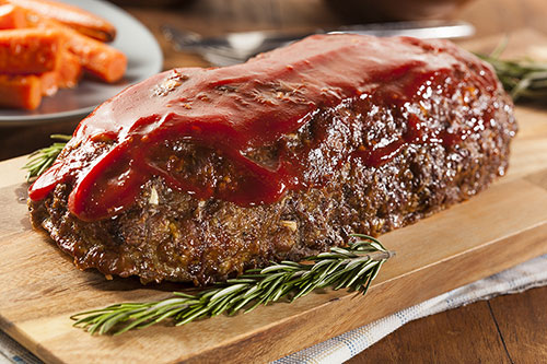 So bereiten Sie traditionellen Hackbraten mit einer neuen Note zu