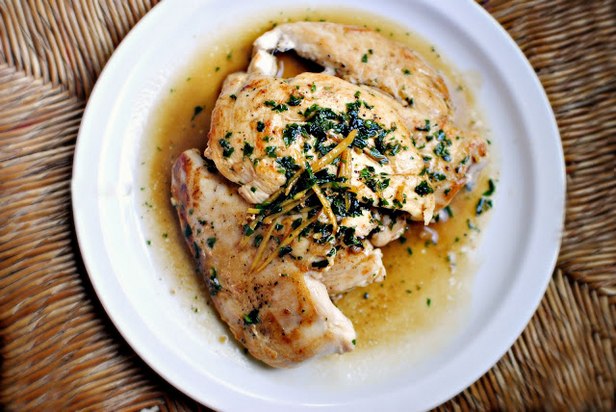 วิธีทำ - อกไก่ทอดราดซอสไวน์ขาว