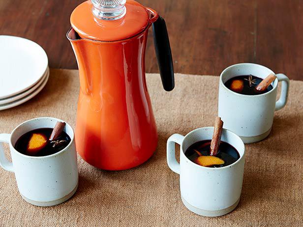 Wie man Glühwein mit Honig zubereitet