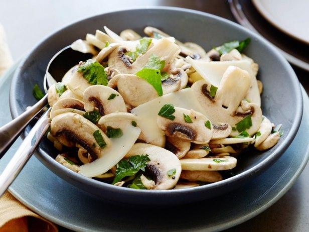 Zubereitung - Salat mit frischen Champignons und Petersilie