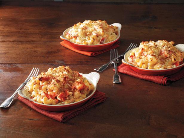 Come preparare - Pasta cavatappi al forno con astice in salsa di formaggio