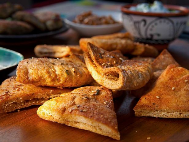 Wie man Za'atar-Gewürz-Pita zubereitet