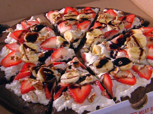 Wie man Brownie-Pizza zubereitet