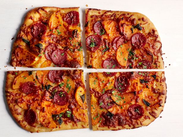 Rezept für Butternusskürbis-Soppressata-Pizza