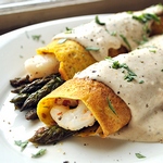 Gefüllte Crêpes mit Béchamelsauce
