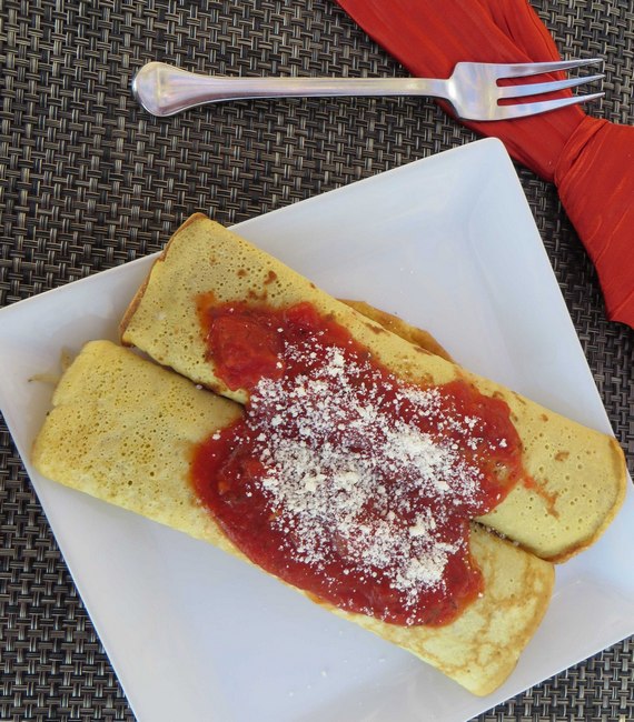 Come preparare i manicotti con formaggio e ragù di carne