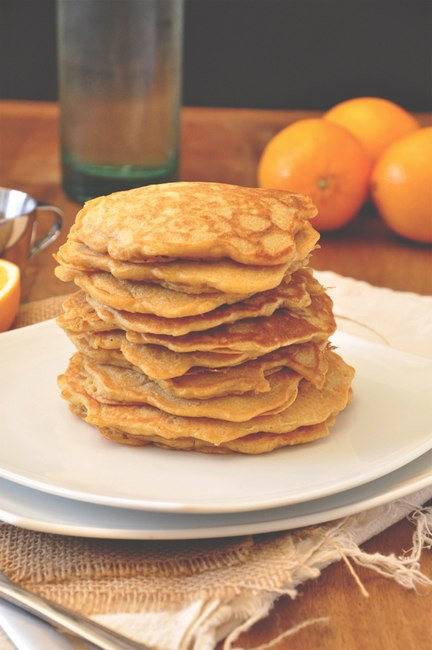 Wie man Vanillepfannkuchen mit Milch zubereitet