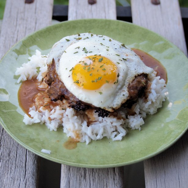 Wie man Loco Moco zubereitet