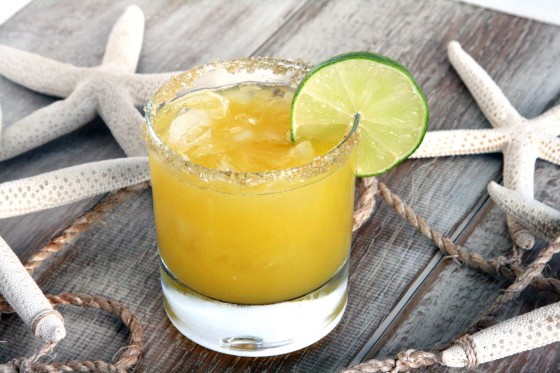 So bereiten Sie eine gefrorene Mango-Margarita zu