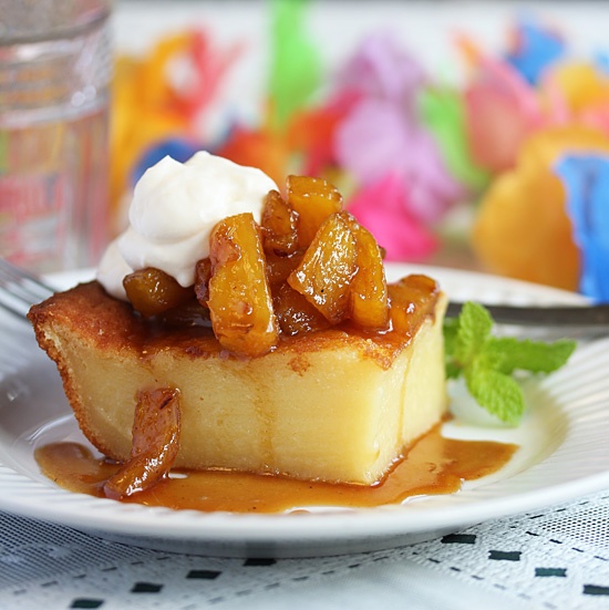Come preparare una torta hawaiana al cocco con ananas caramellato