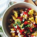 Zweimal gegartes Schweinefleisch mit Ananas-Kiwi-Salsa