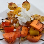 Papaya-Schaschlik mit Schokoladensoße