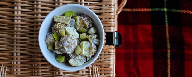 Wie man irischen Apfel-Kartoffelsalat zubereitet