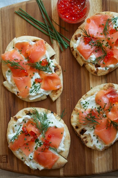 Zubereitung - Räucherlachs-Canapés auf irischem Brot mit Zwiebelbutter