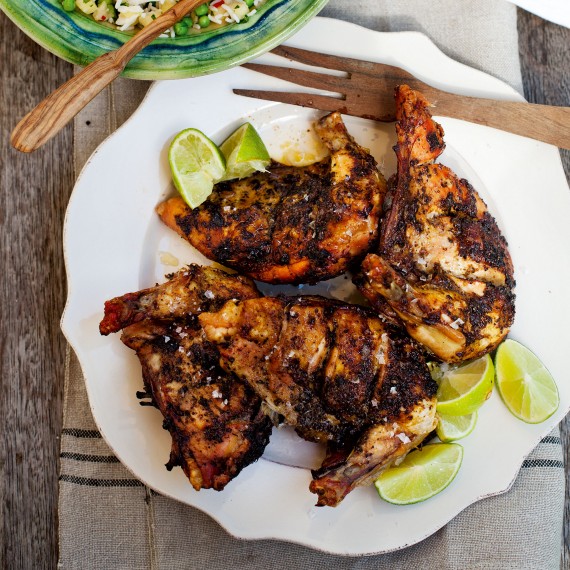 Wie man jamaikanisches Jerk Chicken zubereitet