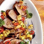 Jamaikanisches Schweinefilet mit frischer Mangosalsa