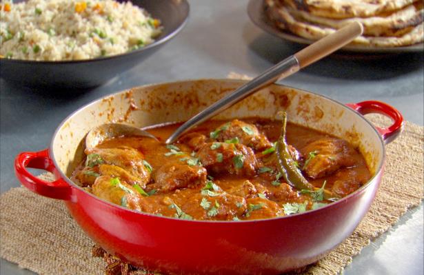 Wie man Hähnchen mit indischen Gewürzen zubereitet