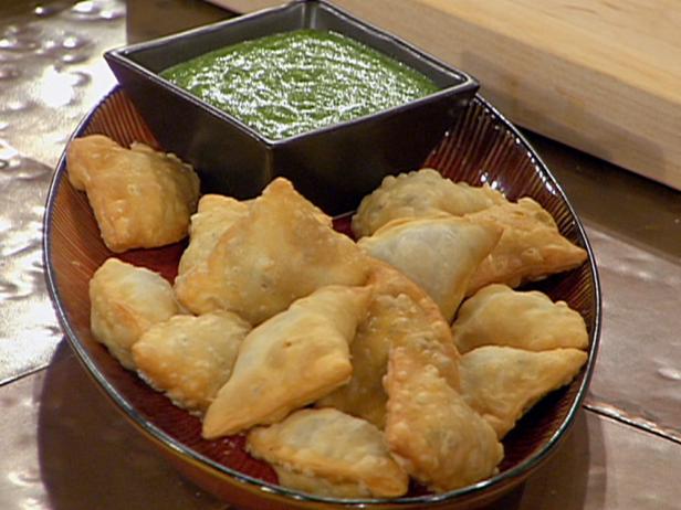 Zubereitung - Indische Lamm-Samosas mit frischer Minz-Dip-Sauce