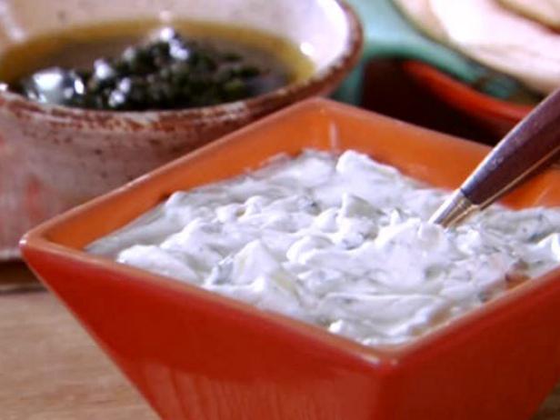 Πώς να φτιάξετε αγγούρι Raita