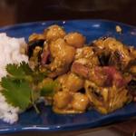 Schnelles Hühnercurry mit Kichererbsen
