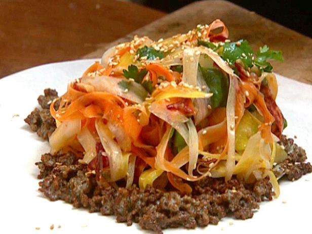 So bereiten Sie Jamie Olivers indischen Karotten-Lamm-Salat zu