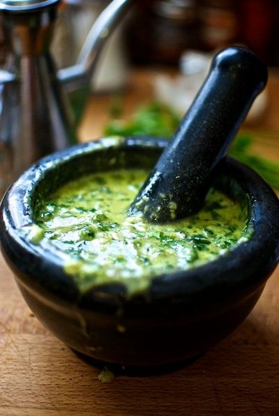 Wie man Moyo-Sauce (Kanarische Insel-Dip) zubereitet