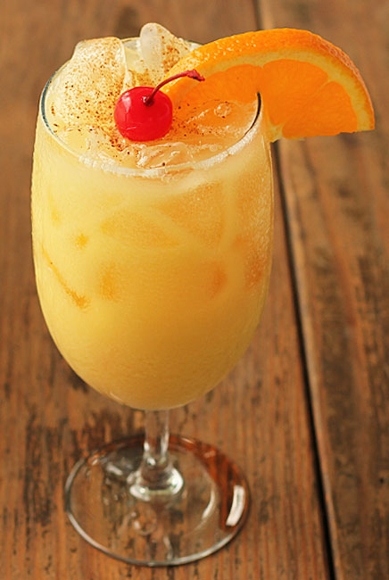 Wie man Painkiller Dark Rum Punch zubereitet