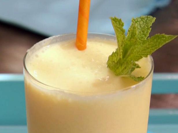 Zubereitung - Mango-Joghurt-Smoothie mit weißem Rum
