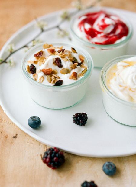 Wie man hausgemachten Joghurt herstellt