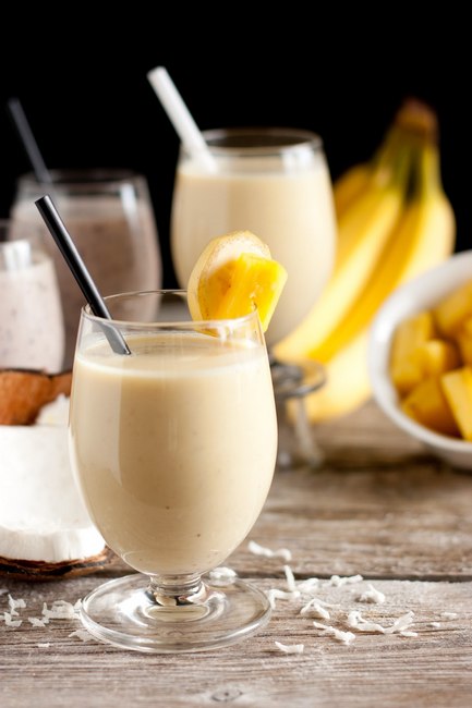 Wie man eine Bananen-Piña Colada zubereitet