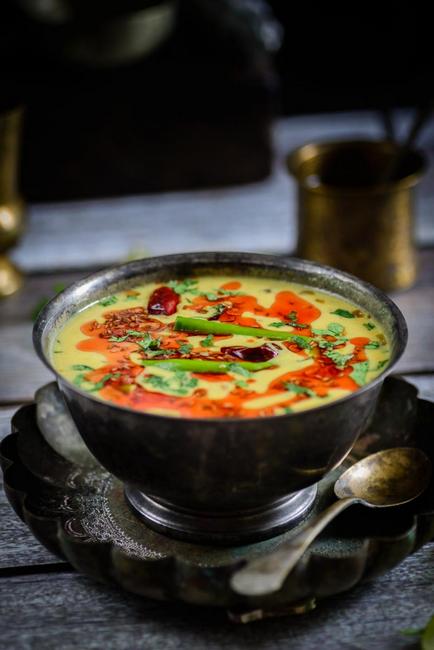 Wie man Dal-Erbsensuppe zubereitet