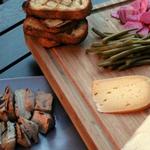 Kubanisches Sandwich mit hausgemachten Gurken