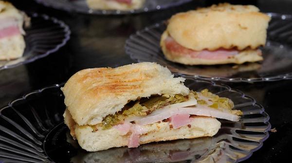 Πώς να φτιάξετε ένα σάντουιτς Cubano