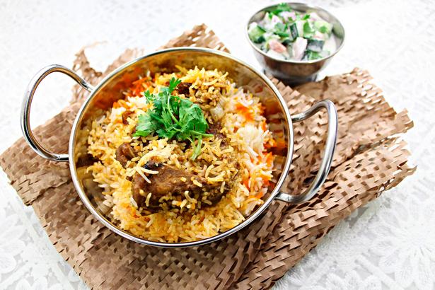 Wie man Lamm-Biryani zubereitet